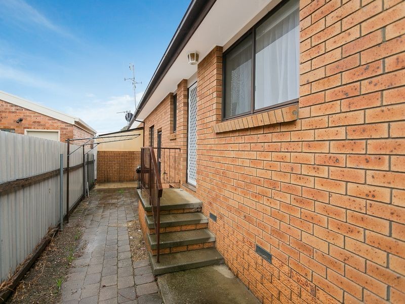 2/13 Kathleen Street, Queanbeyan NSW 2620
