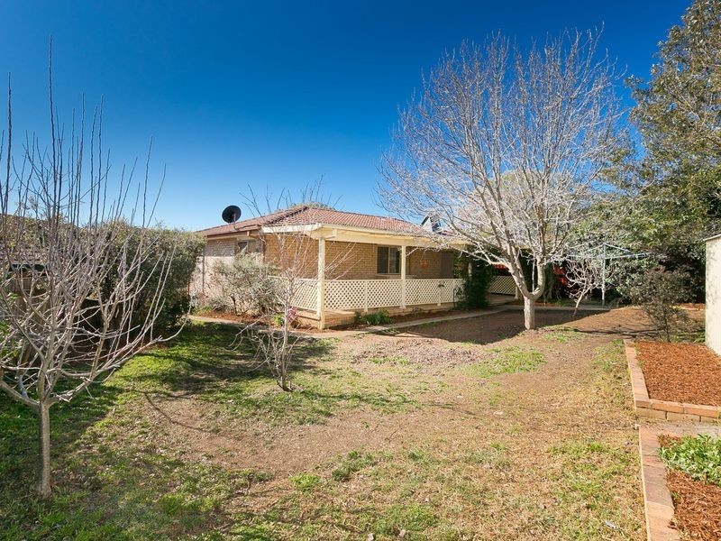 8 Namai Place, Queanbeyan NSW 2620