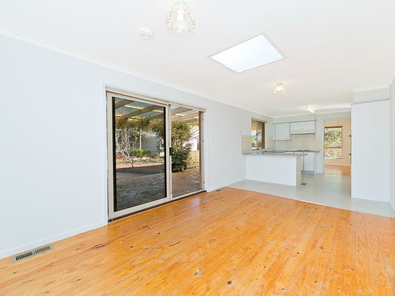 8 Namai Place, Queanbeyan NSW 2620