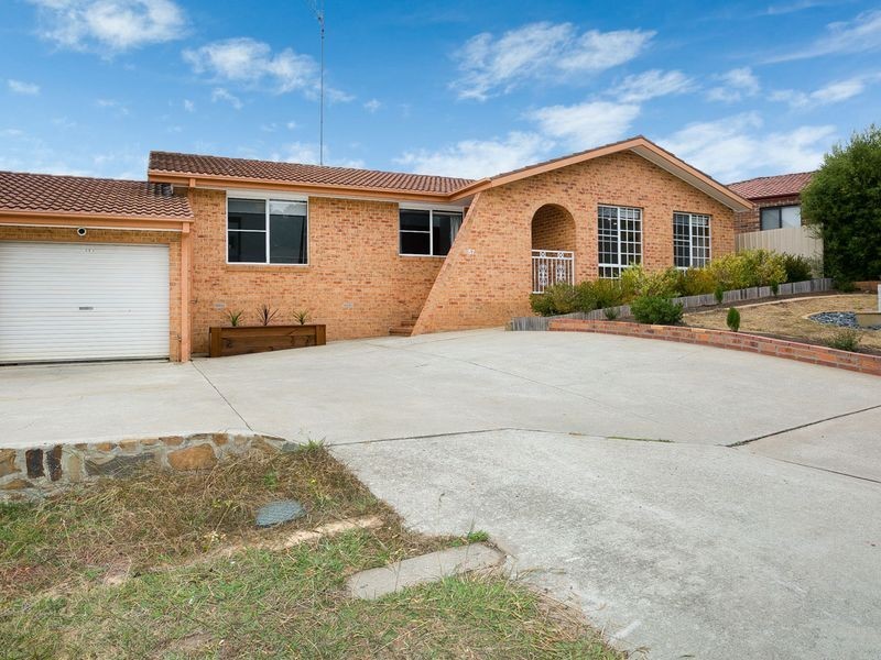 57 Candlebark Road, Queanbeyan NSW 2620