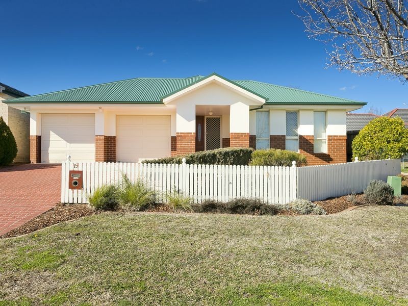 15 Northcliffe Place, Queanbeyan NSW 2620