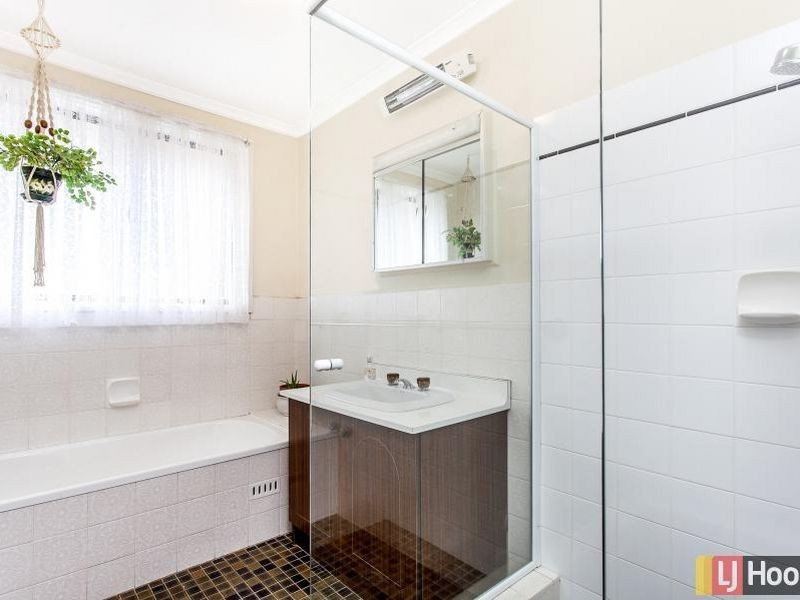 25 Woodger Parade, Queanbeyan NSW 2620