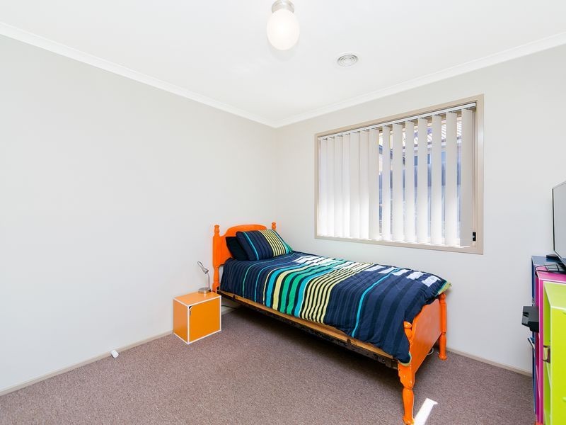 26 Unwin Avenue, Jerrabomberra NSW 2619