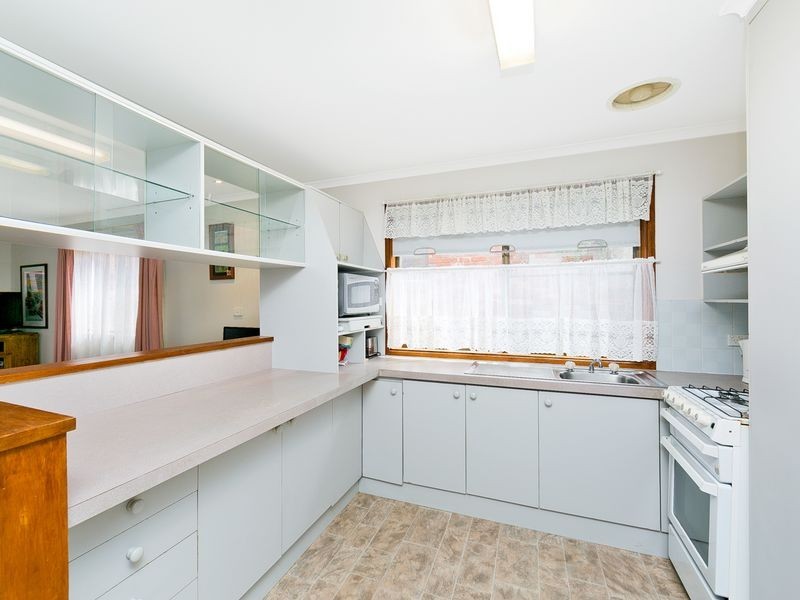 9 Garrong Avenue, Queanbeyan NSW 2620