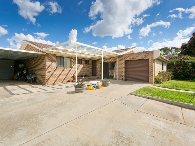 9 Garrong Avenue, Queanbeyan NSW 2620