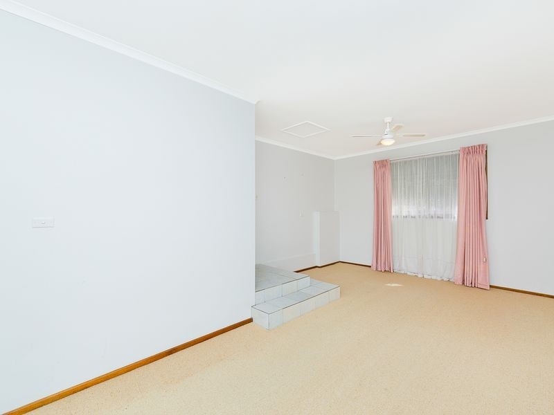 9 Garrong Avenue, Queanbeyan NSW 2620