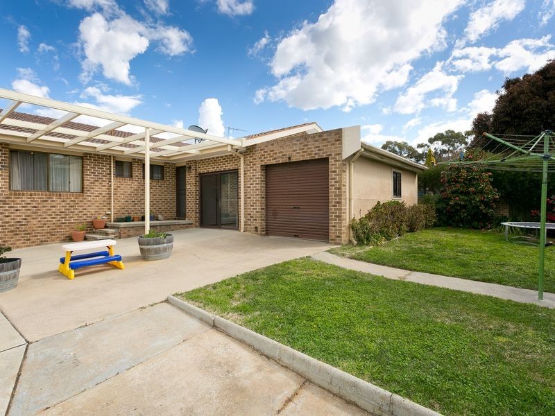 9 Garrong Avenue, Queanbeyan NSW 2620