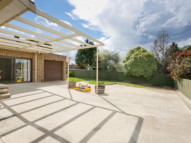 9 Garrong Avenue, Queanbeyan NSW 2620