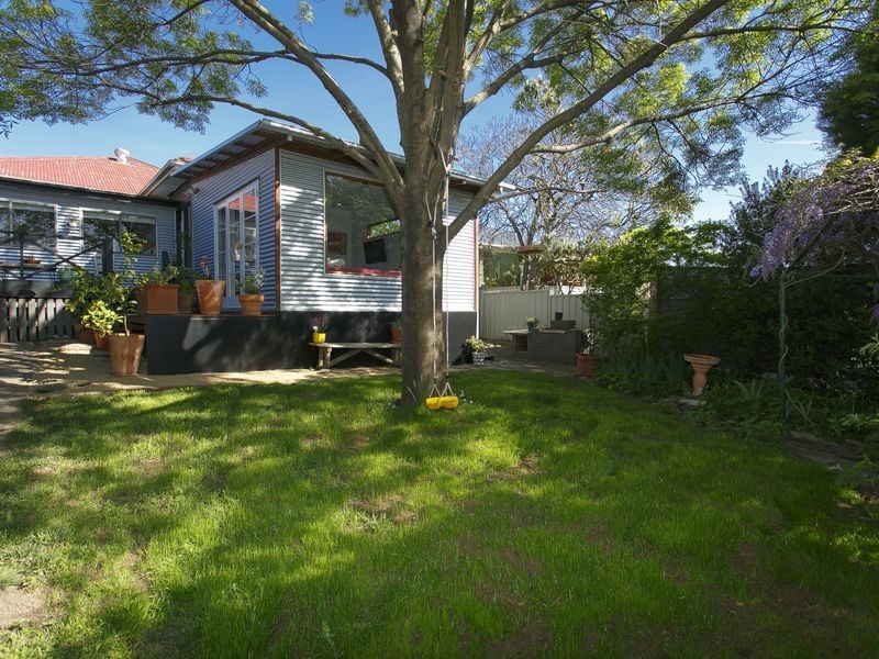 24 McIntosh Street, Queanbeyan NSW 2620