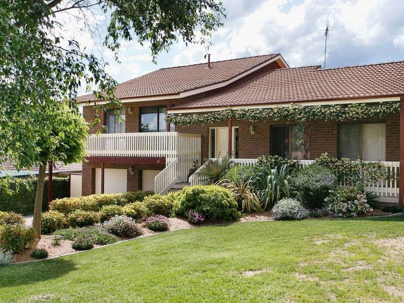 86 Crest Park Parade, Queanbeyan NSW 2620