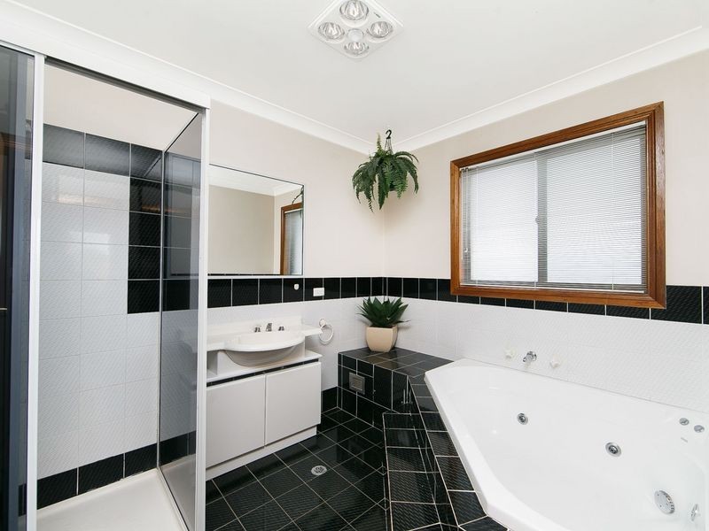 86 Crest Park Parade, Queanbeyan NSW 2620