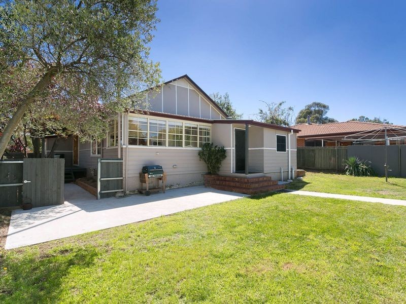 1 Hirst Avenue, Queanbeyan NSW 2620