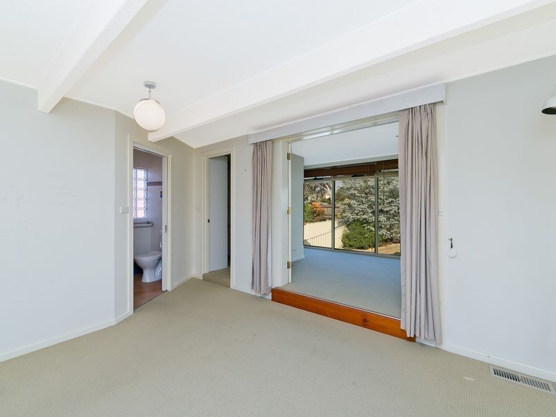 11 Camelia Place, Queanbeyan NSW 2620