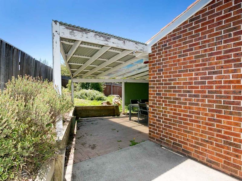 2/24 Delmar Crescent, Queanbeyan NSW 2620
