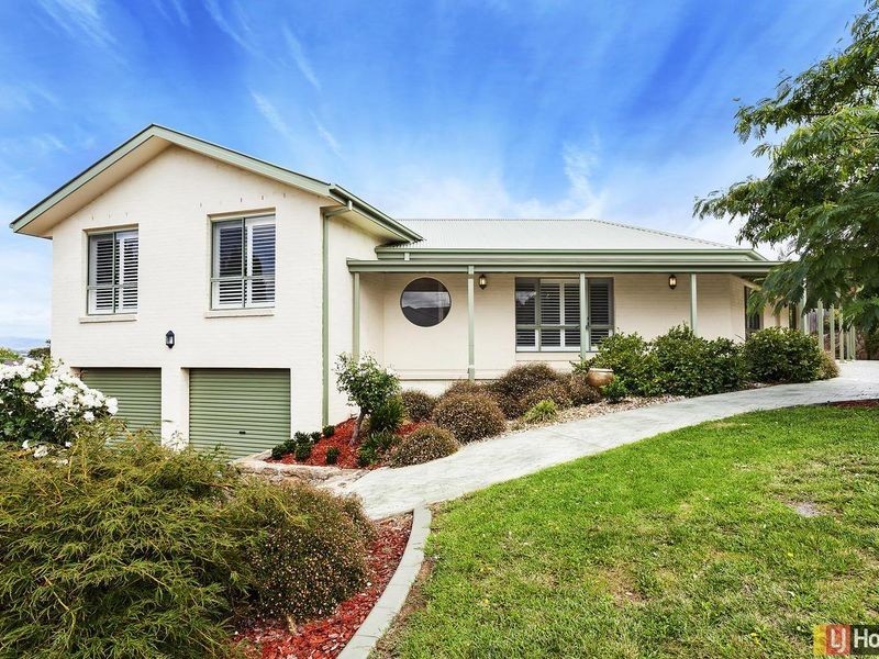 9 Euroka Place, Jerrabomberra NSW 2619
