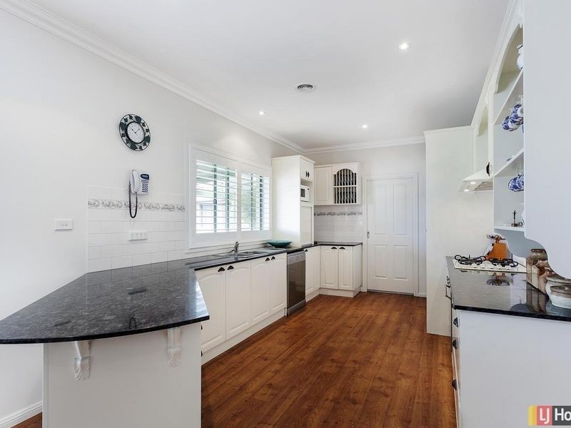 9 Euroka Place, Jerrabomberra NSW 2619