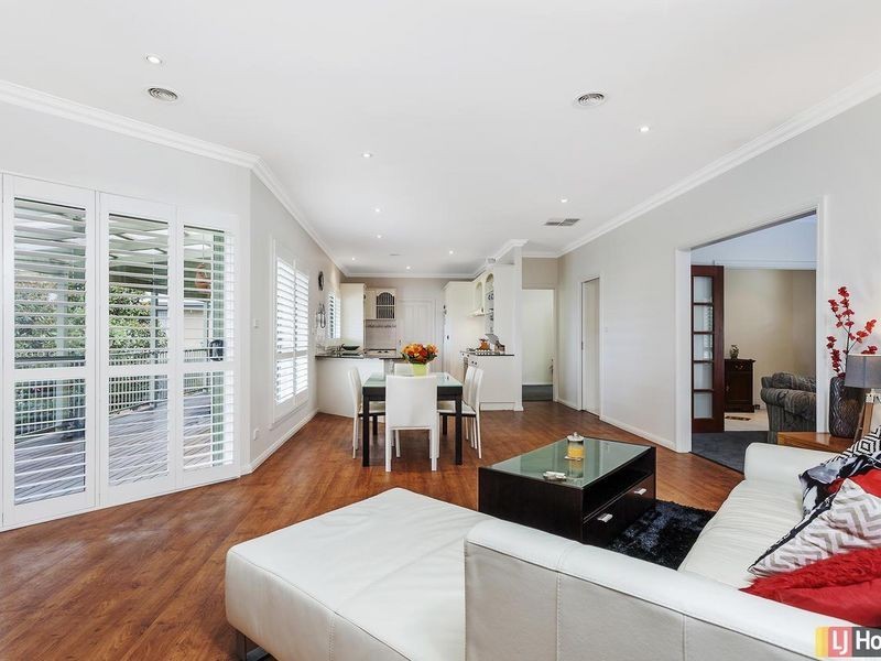 9 Euroka Place, Jerrabomberra NSW 2619