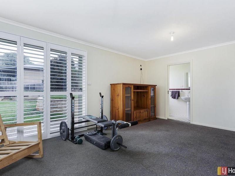 9 Euroka Place, Jerrabomberra NSW 2619