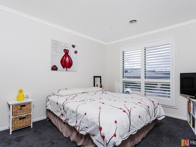9 Euroka Place, Jerrabomberra NSW 2619