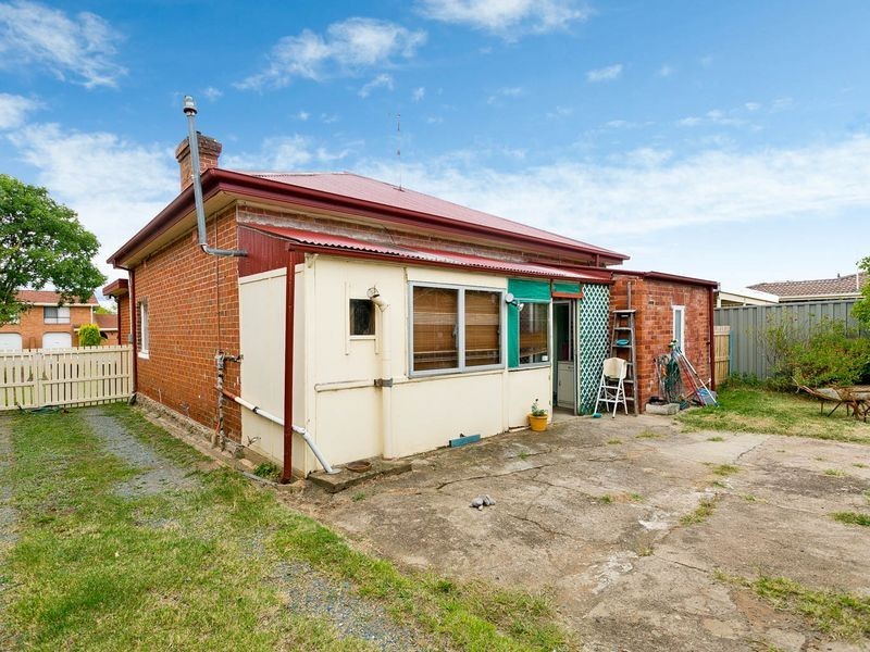 2 Garland Avenue, Queanbeyan NSW 2620