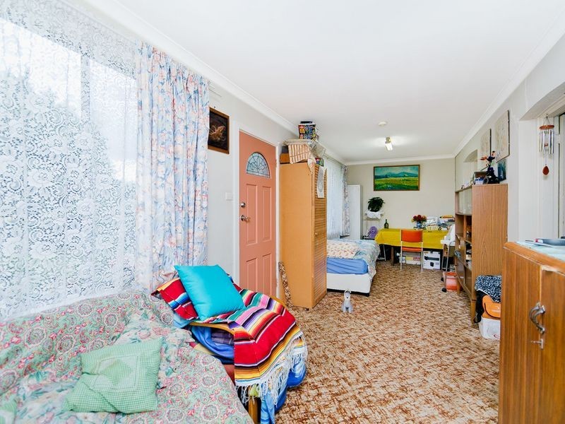 2 Garland Avenue, Queanbeyan NSW 2620