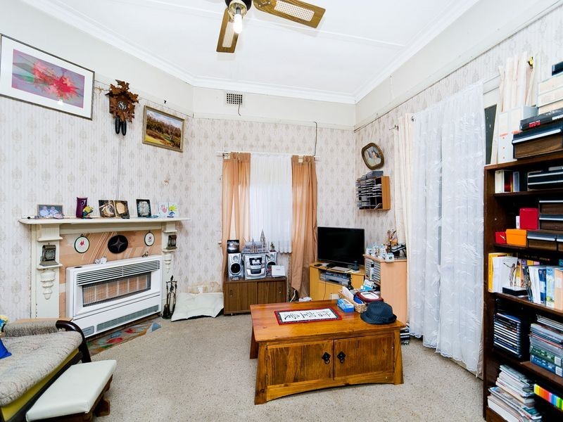 2 Garland Avenue, Queanbeyan NSW 2620