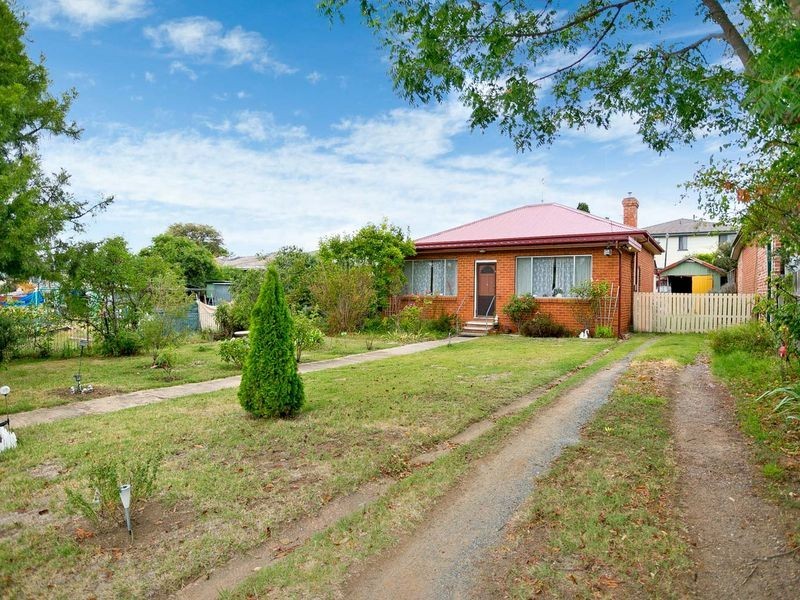 2 Garland Avenue, Queanbeyan NSW 2620