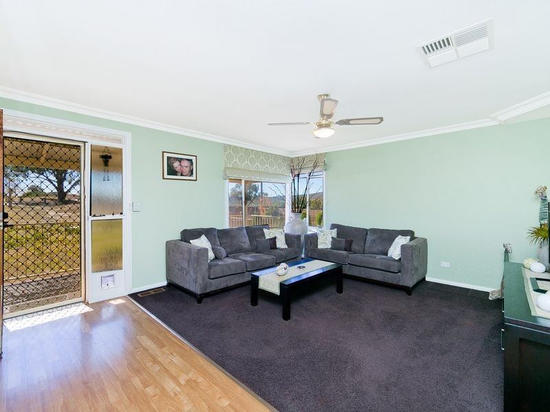 6 Wilgabar Way, Queanbeyan NSW 2620