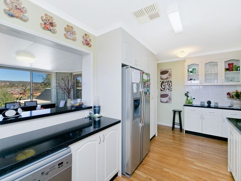 6 Wilgabar Way, Queanbeyan NSW 2620