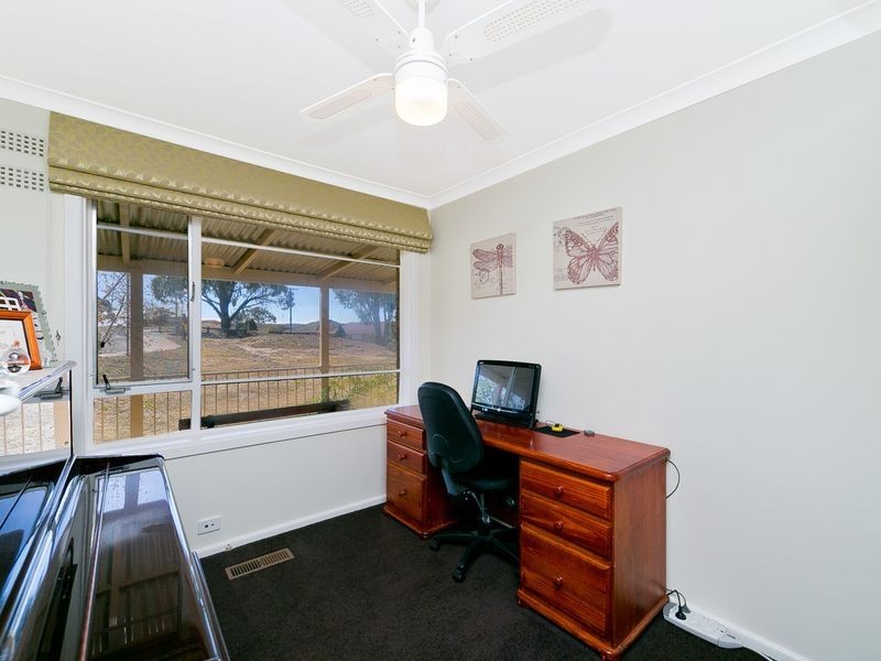 6 Wilgabar Way, Queanbeyan NSW 2620