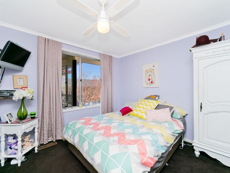 6 Wilgabar Way, Queanbeyan NSW 2620