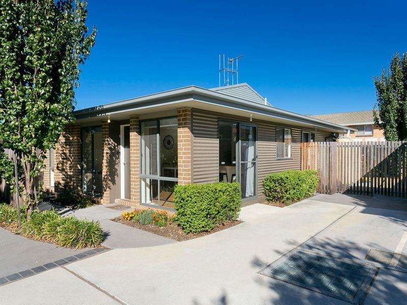 2/20 Stornaway Road, Queanbeyan NSW 2620