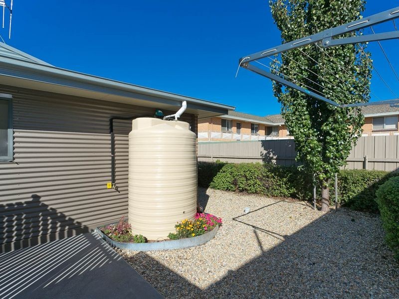 2/20 Stornaway Road, Queanbeyan NSW 2620