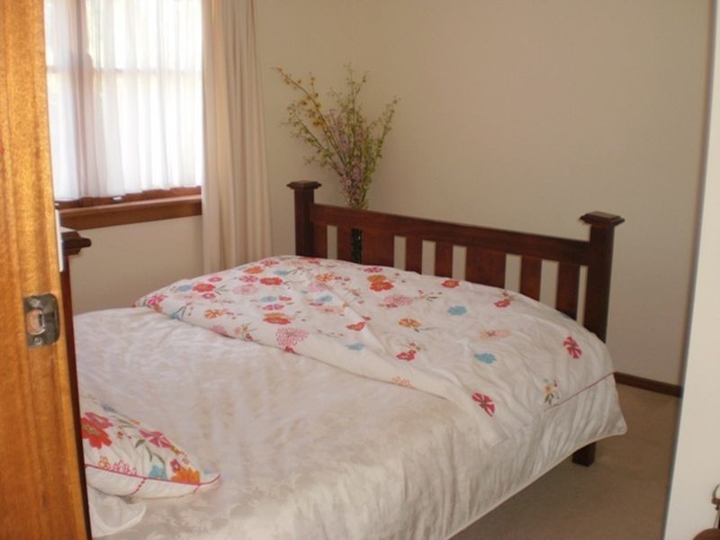 10 Agnes Avenue, Queanbeyan NSW 2620