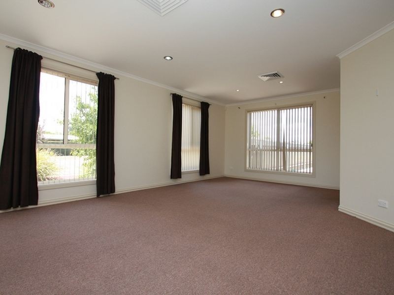 5 Birch Drive, Bungendore NSW 2621