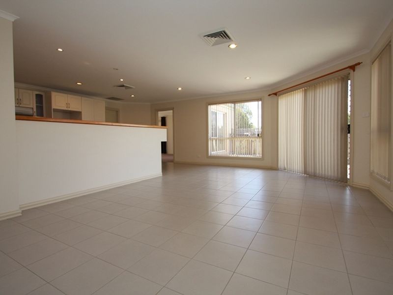 5 Birch Drive, Bungendore NSW 2621