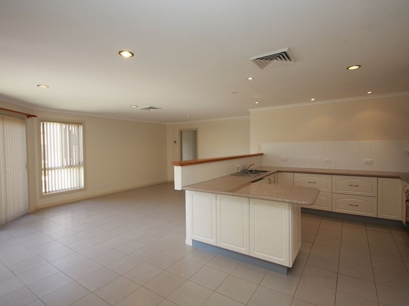 5 Birch Drive, Bungendore NSW 2621