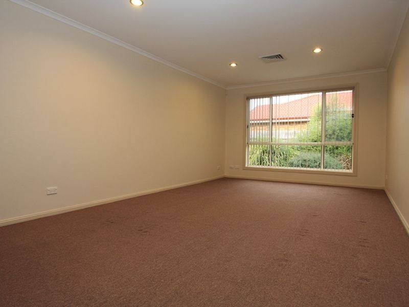 2 Falconer Place, Bungendore NSW 2621