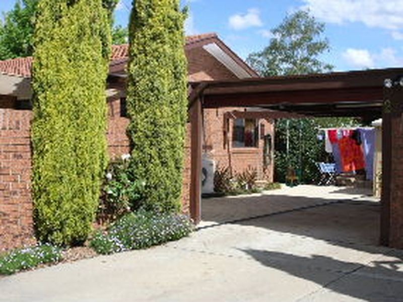 2 Myola Street, Queanbeyan NSW 2620