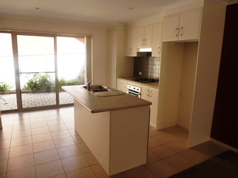 2/8-10 Erin Street, Queanbeyan NSW 2620