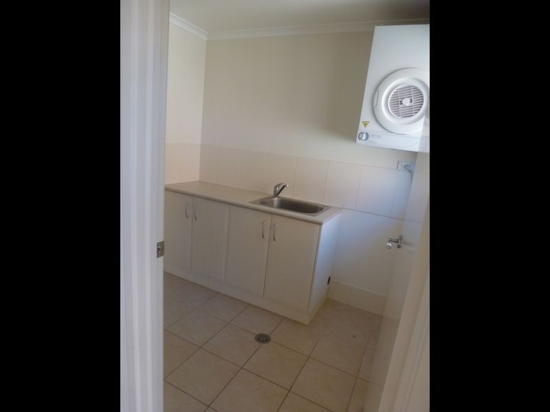 2/8-10 Erin Street, Queanbeyan NSW 2620