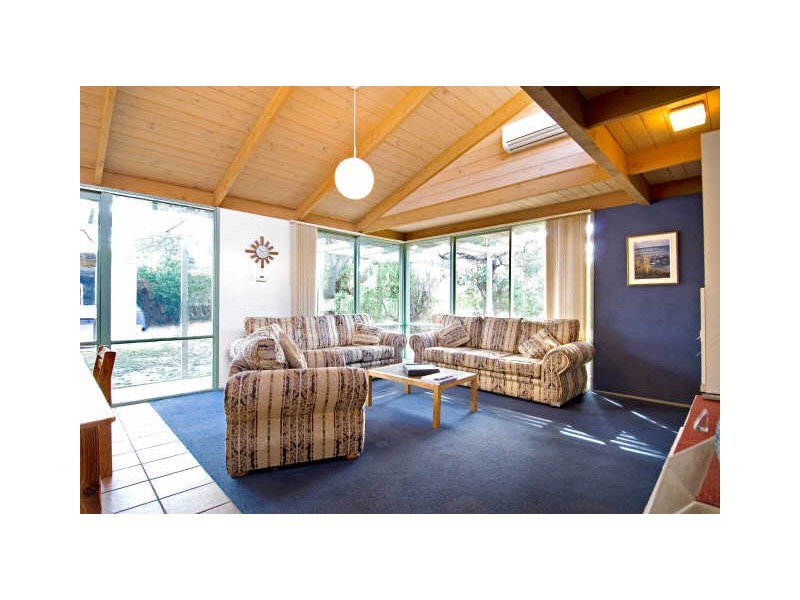 13 Munro Road, Queanbeyan NSW 2620