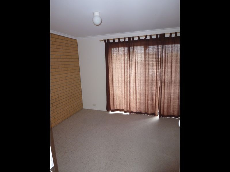 2/111 Uriarra Road, Queanbeyan NSW 2620