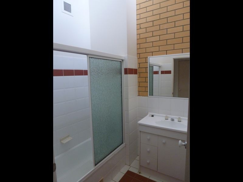 2/111 Uriarra Road, Queanbeyan NSW 2620