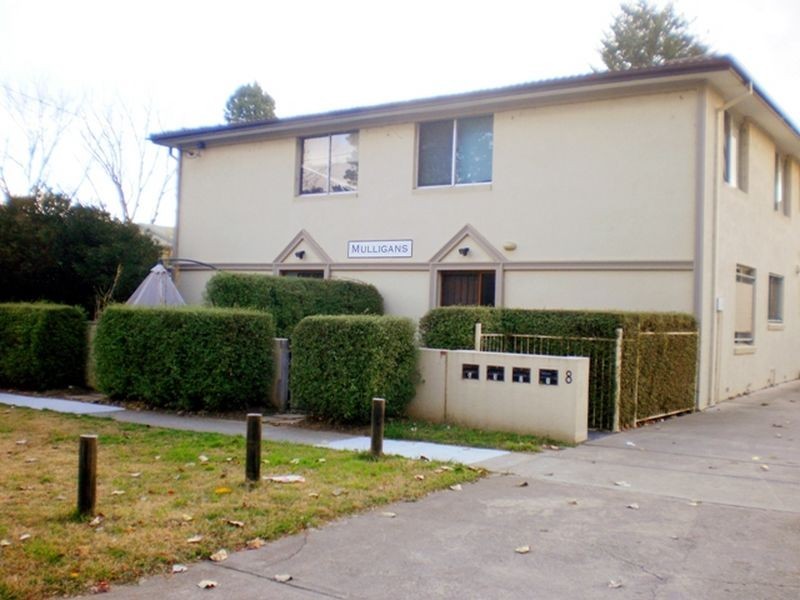 2/8 Booth Street, Queanbeyan NSW 2620