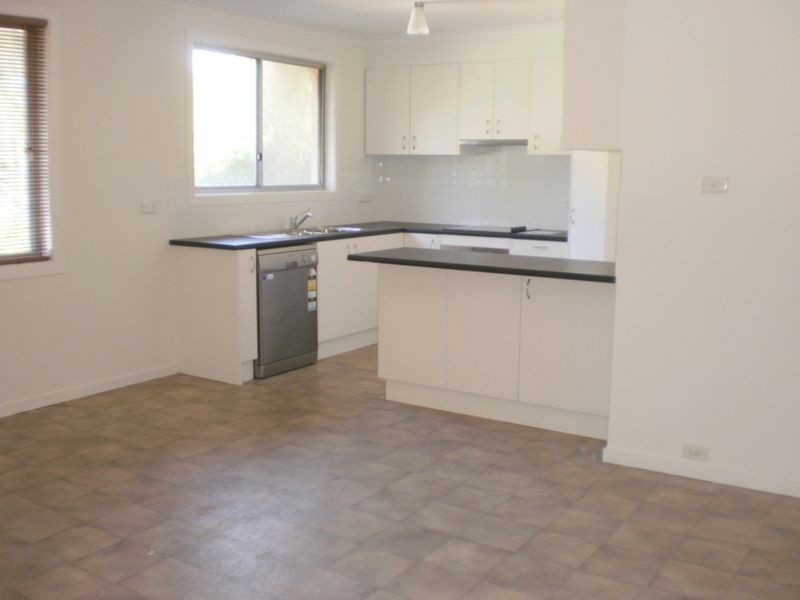 2/8 Booth Street, Queanbeyan NSW 2620