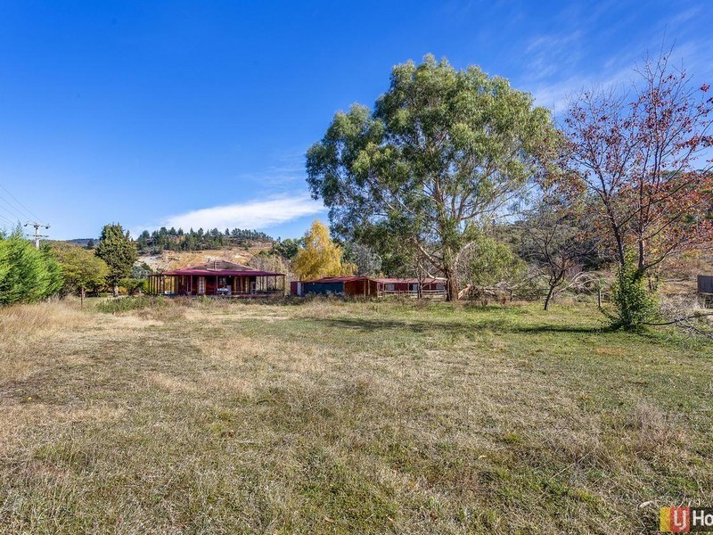 77 Foxlow Street, Captains Flat NSW 2623