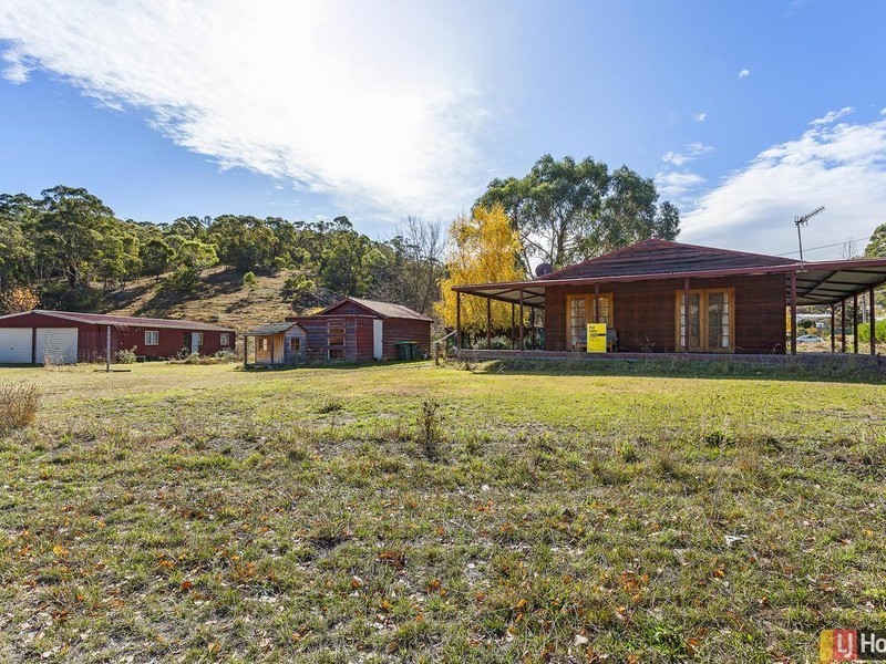 77 Foxlow Street, Captains Flat NSW 2623