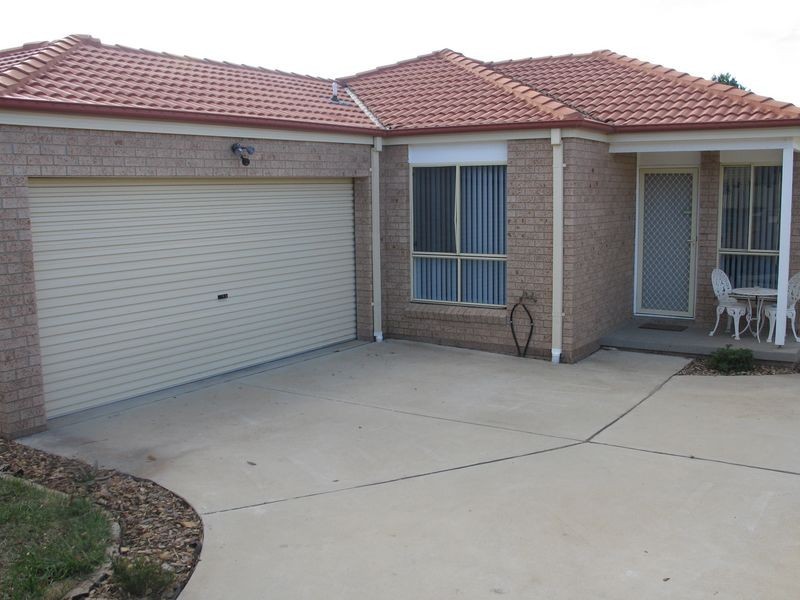 1/23 Ernest Avenue, Queanbeyan NSW 2620