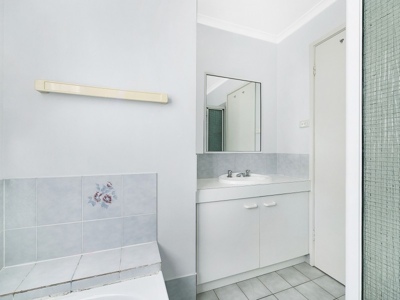 21/27 Elm Way, Jerrabomberra NSW 2619